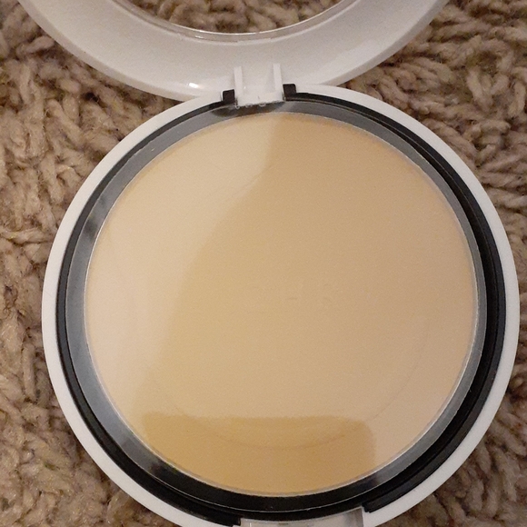 Candice Cosmetics - Picture 3 of 5